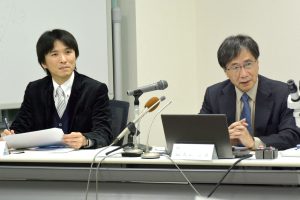 記者説明会にて(右:入舩徹男GRCセンタ―長、左:大藤弘明GRC教授)